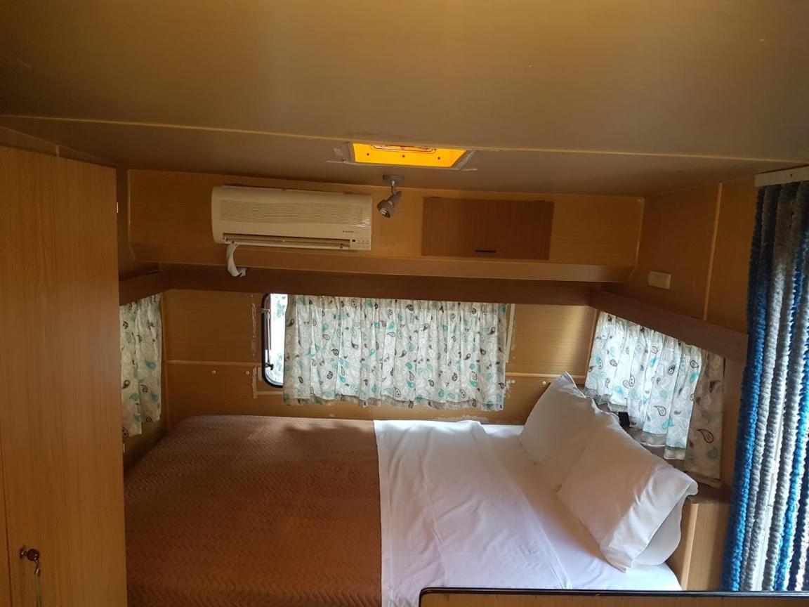 Xenicamp-Retreat Hotel นาฟปลิโอ ภายนอก รูปภาพ
